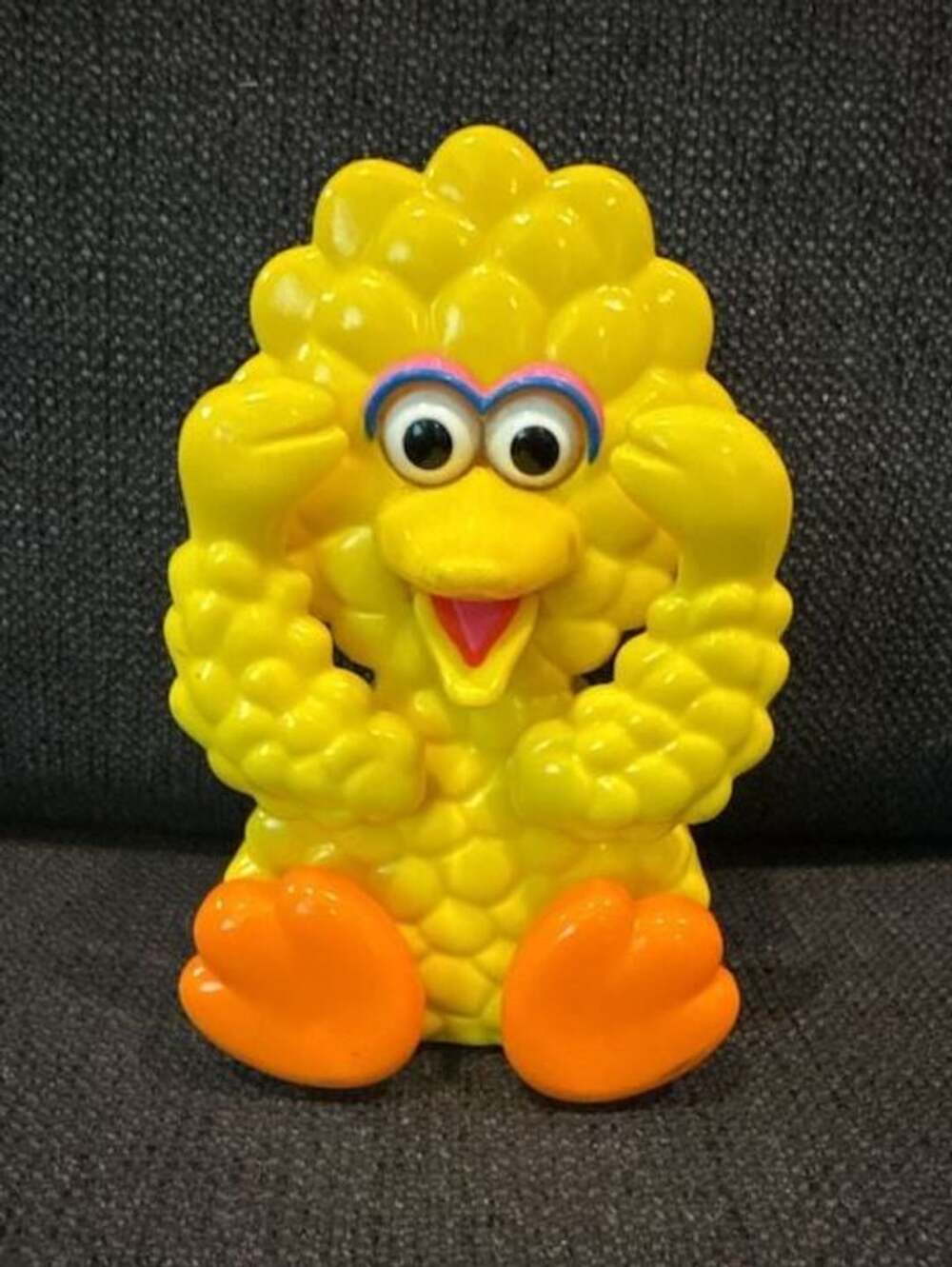 ILLCO Sesame Street Baby Big Bird Peek-A-Boo Wind Up Musical Toy